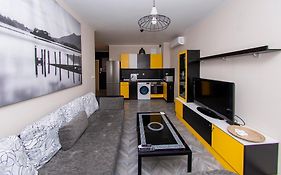 The Yellow Appartment